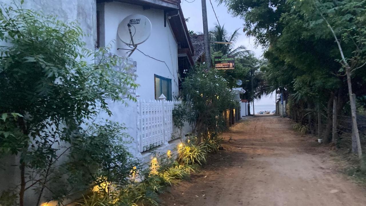 Ceylon Beach Haven Uppuveli Trincomalee Kültér fotó